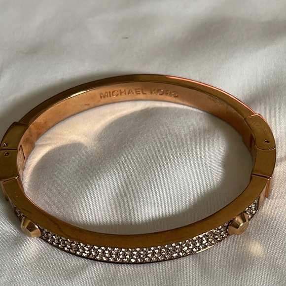 Micheal Kors pave bracelet, food condition! - Picture 2 of 3